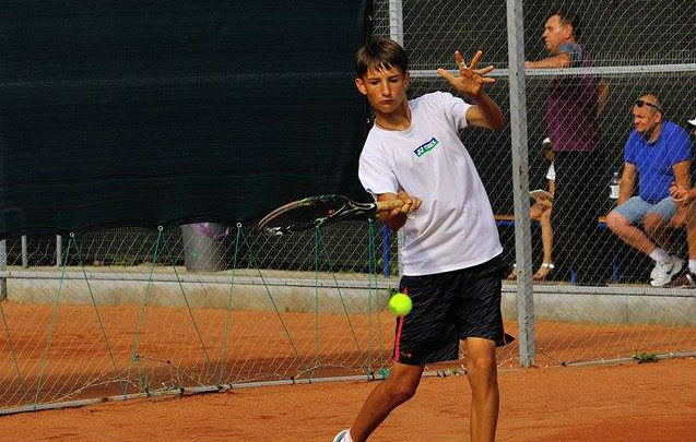 Ilie Snițari s-a calificat în runda a doua a turneului ”Aegon Junior Open”