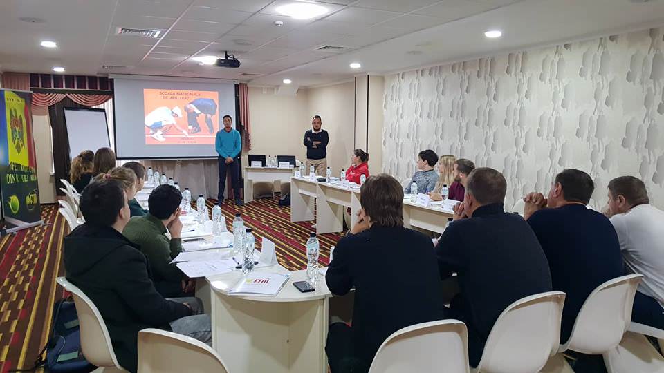 Cursul FTM pentru arbitrii de tenis. A doua zi